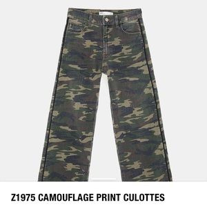 Zara Camouflage Capri length jeans